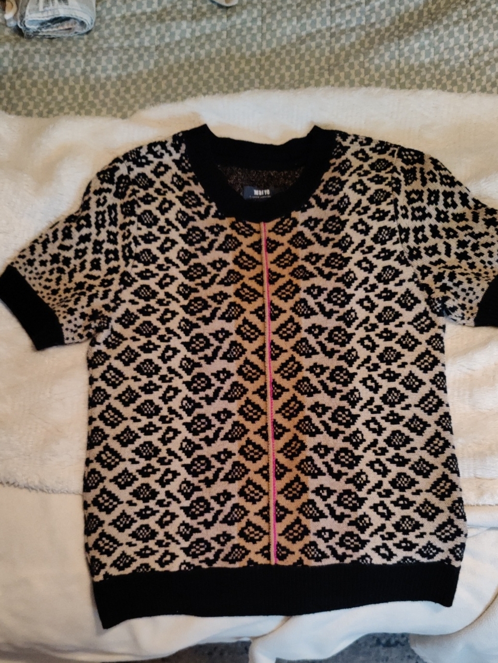 Anthrpologie Black and Cream Patterned Short Sleeve Sweater with Pink Piping